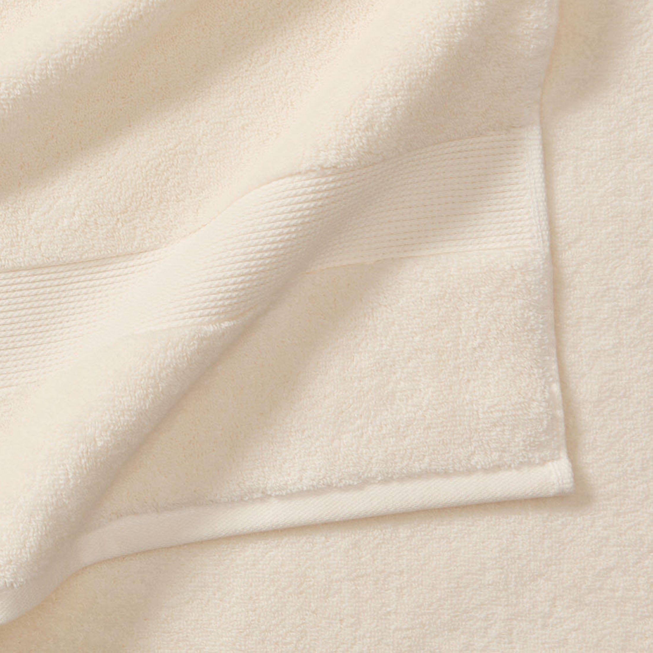 Better Homes & Gardens Signature Soft Solid Cotton Bath Towel, Vanilla Dream